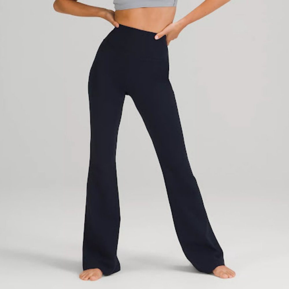 NWOT Lululemon Groove Super High-Rise Flared Leggings